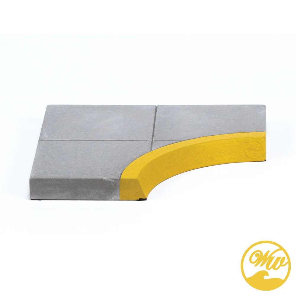 Inner corner yellow curb- 2x2 slabs